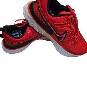 Nike React Infinity Womens Red and Black Sneakers with Modern Design